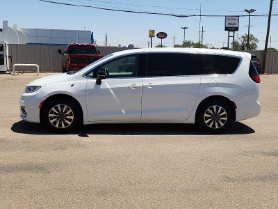2024 Chrysler Pacifica Select