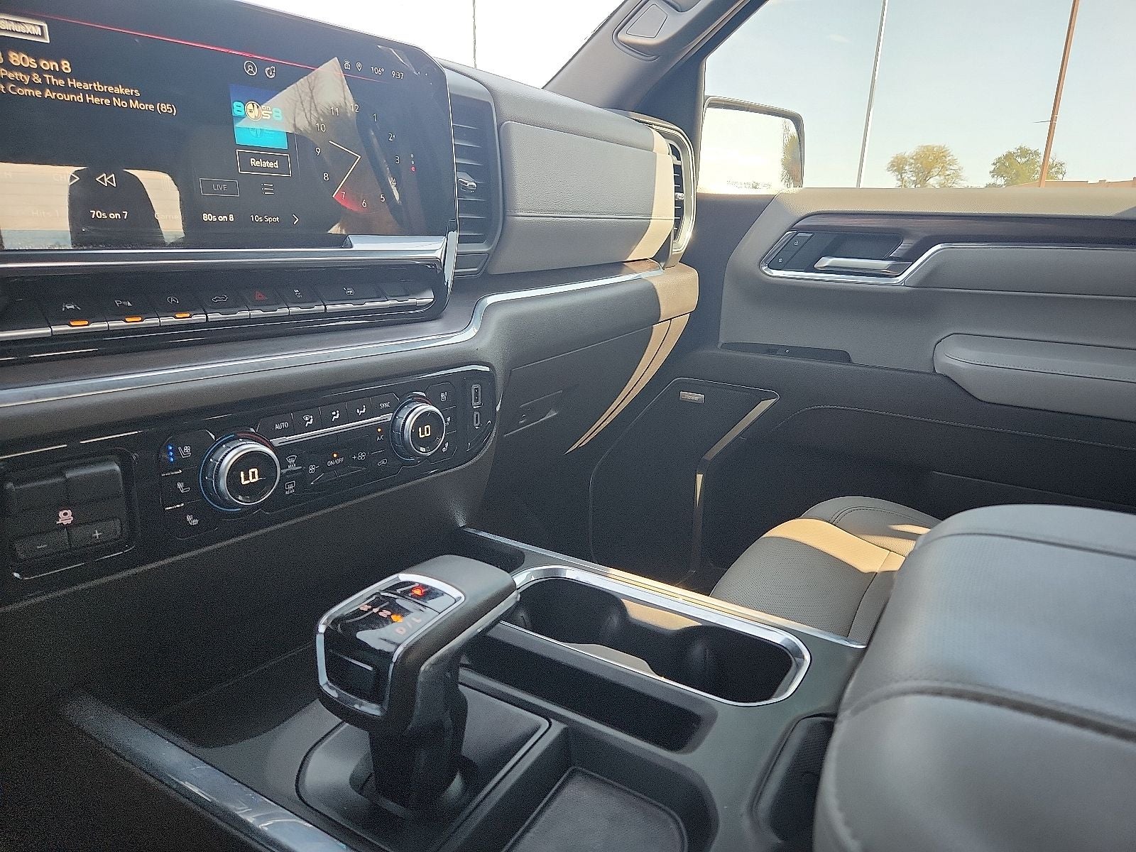 2024 GMC Sierra SLT
